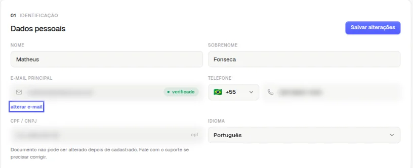 Seção Dados pessoais com o link alterar e-mail destacado, abaixo do campo E-mail principal