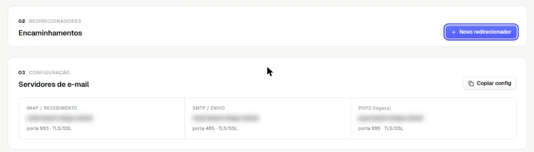 Bloco Encaminhamentos com o botão Novo redirecionador destacado, acima do bloco Servidores de e-mail