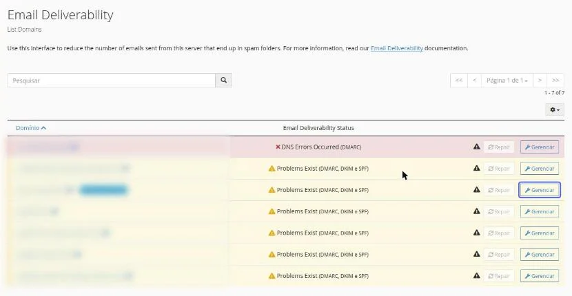 Lista de domínios do Email Deliverability com os domínios borrados, o status Problems Exist (DMARC, DKIM e SPF) e o botão Gerenciar destacado em uma das linhas