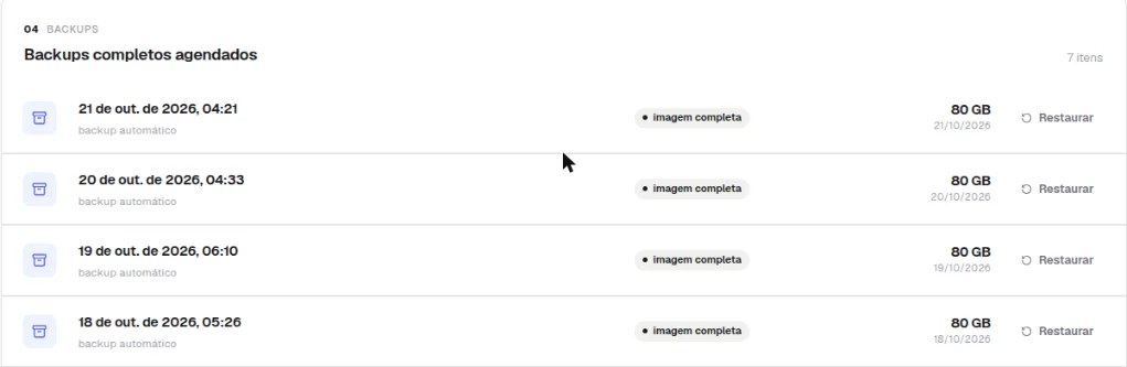 Lista Backups completos agendados, com um backup automático por dia, a etiqueta imagem completa, o tamanho e o botão Restaurar em cada linha
