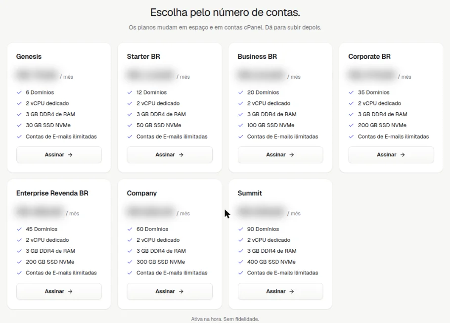 Seção Escolha pelo número de contas com os cartões dos planos de Revenda, de Genesis a Summit, com domínios, vCPU, RAM, disco e e-mails, preços borrados e o botão Assinar
