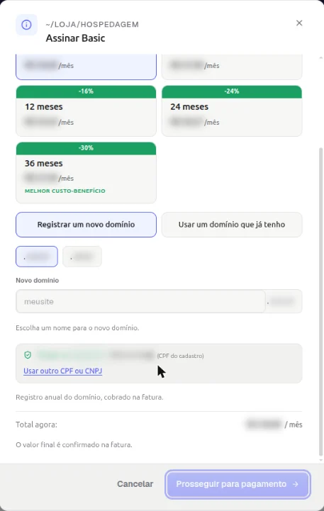 Parte final da janela Assinar com as opções de domínio, o campo Novo domínio, o titular do registro, o Total agora e o botão Prosseguir para pagamento destacado
