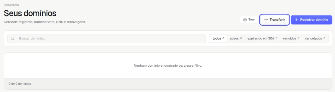 Página Seus domínios com o botão Transferir destacado, ao lado de Tour e Registrar domínio